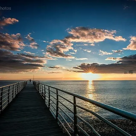 Sunset Sea Breeze Gasthuis